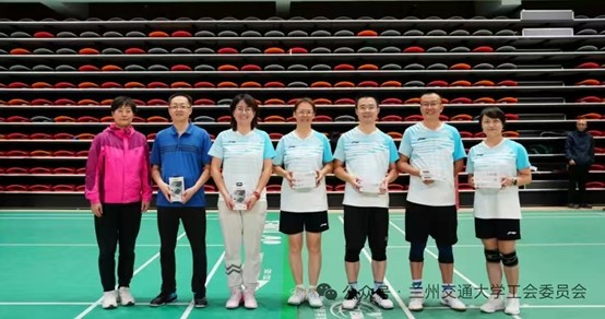 学院教工代表队获得校教职工羽毛球混合团体赛第四名